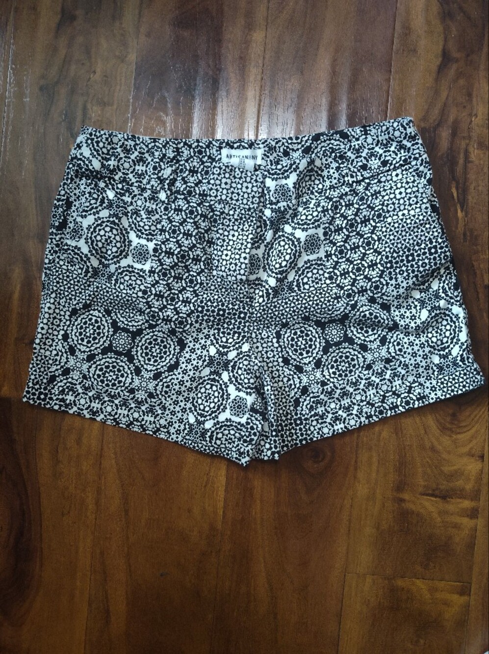 Artisan Ny Black and White Printed Bermuda Shorts